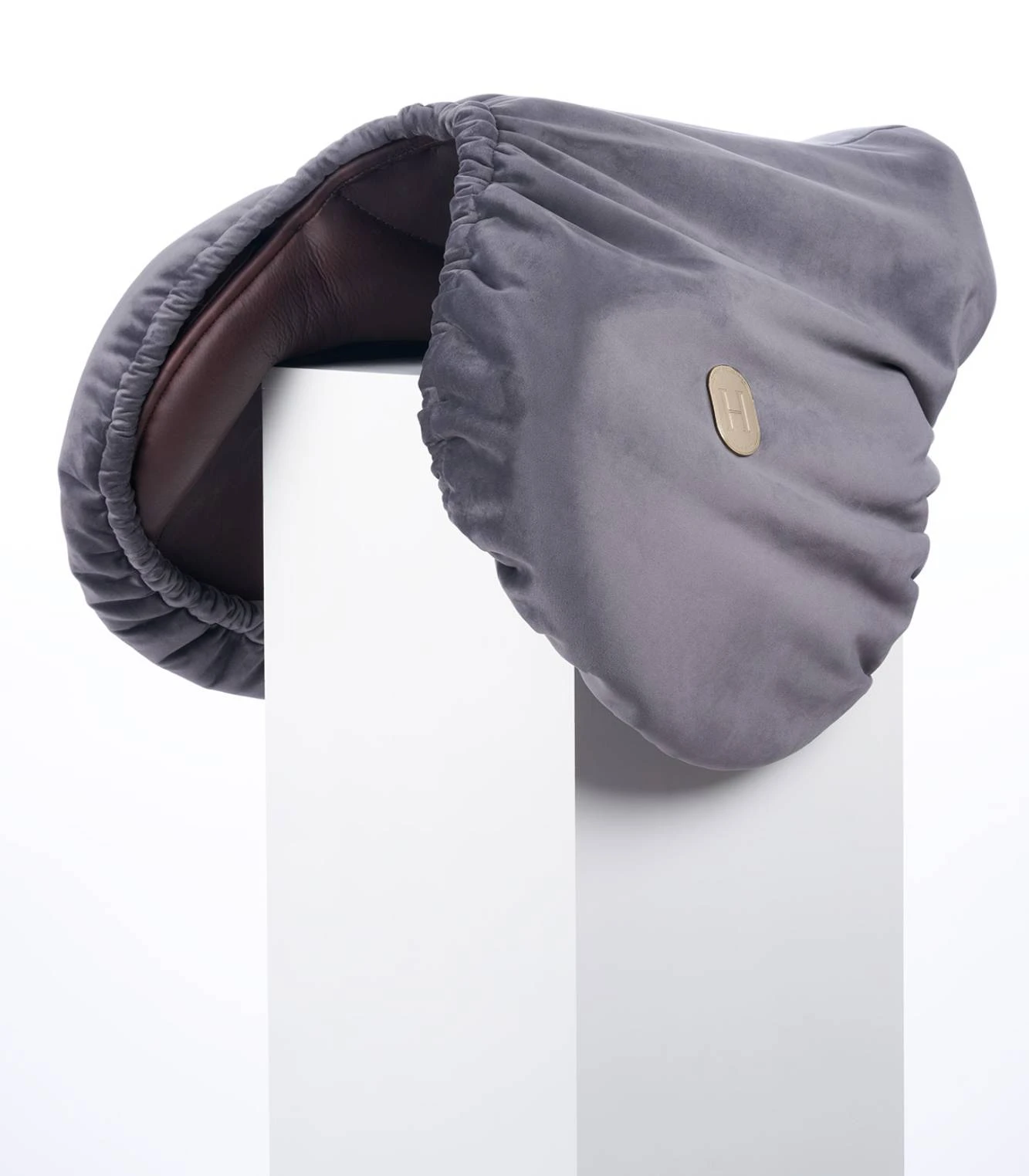 Hansen Equestrian Lush Velvet Saddle Cover 8 Hansen Equestrian Lush Velvet Saddle Cover - Image 6