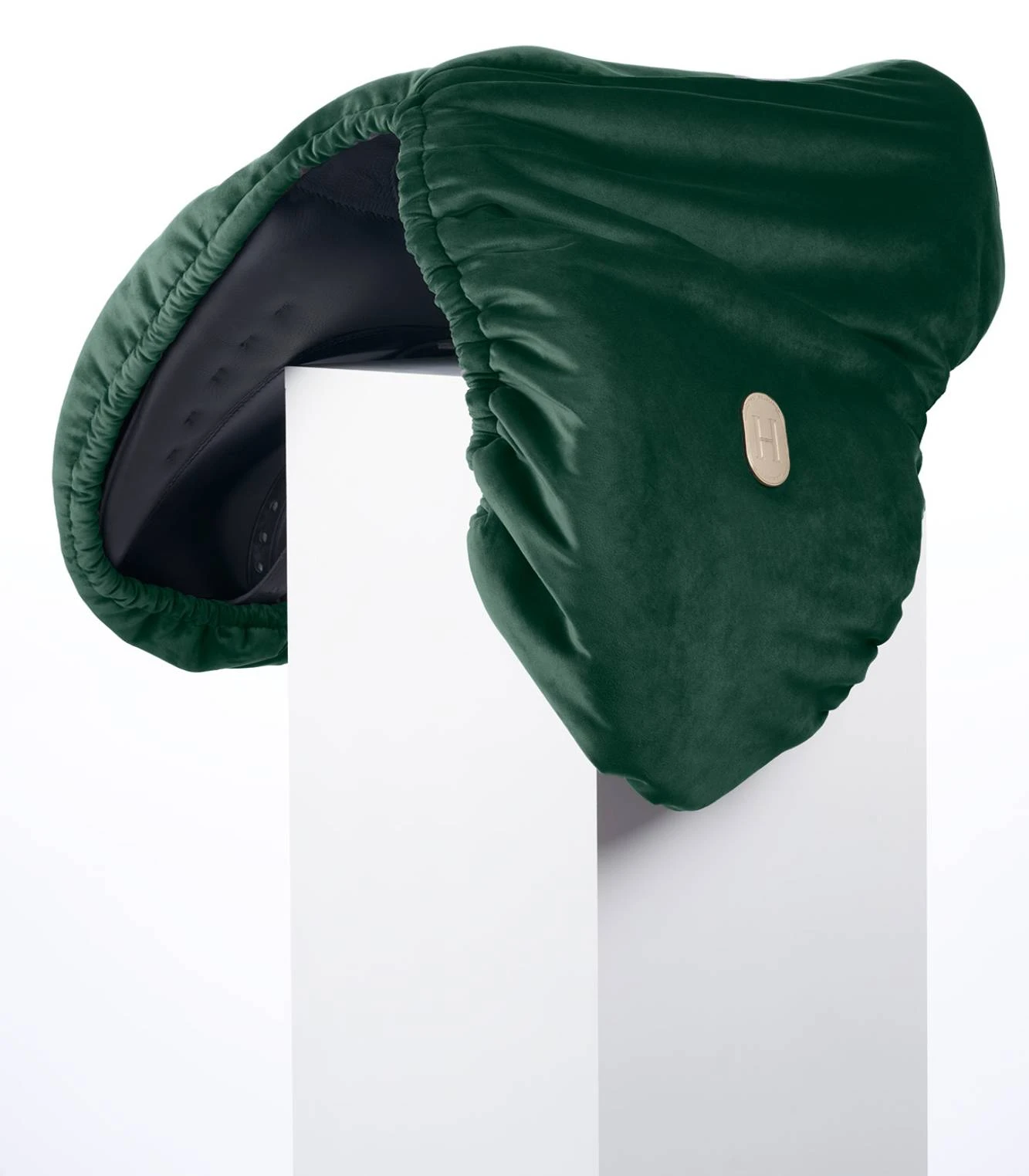 Hansen Equestrian Lush Velvet Saddle Cover 10 Hansen Equestrian Lush Velvet Saddle Cover - Image 8