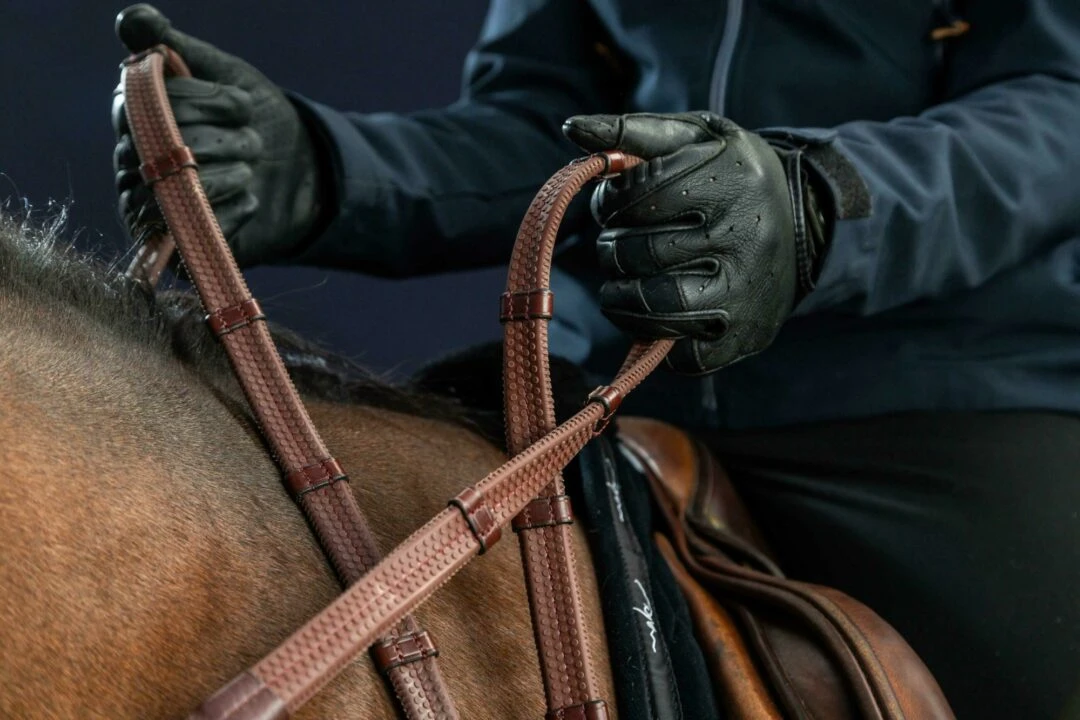 Dy'on D Collection Fancy Stitch Rubber Reins W/ 7 Leather Loops 3 Dy'on D Collection Fancy Stitch Rubber Reins W/ 7 Leather Loops